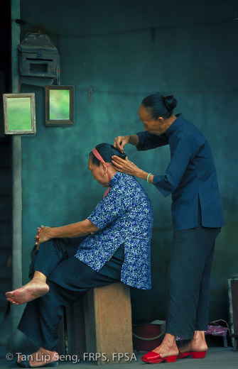 Hair Dresser of China Town
