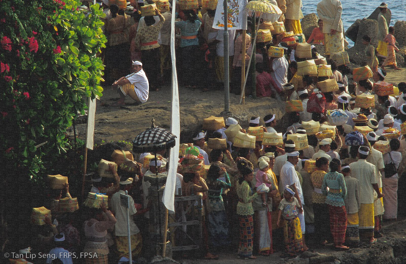 Tanah Lot Prayers
