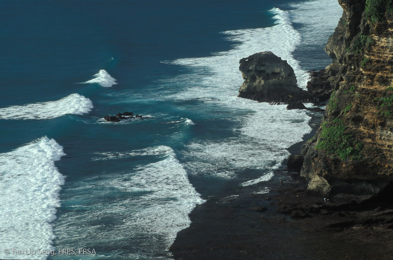 Gushing Waves